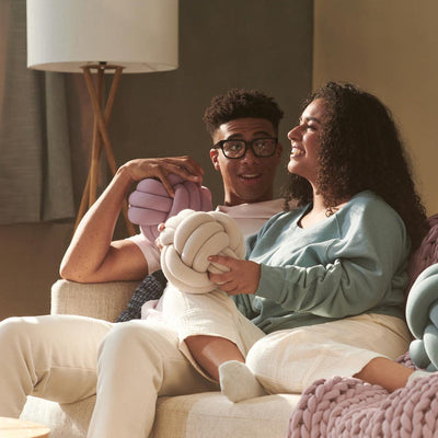 Coussin tricoté relaxant – Forme nouée